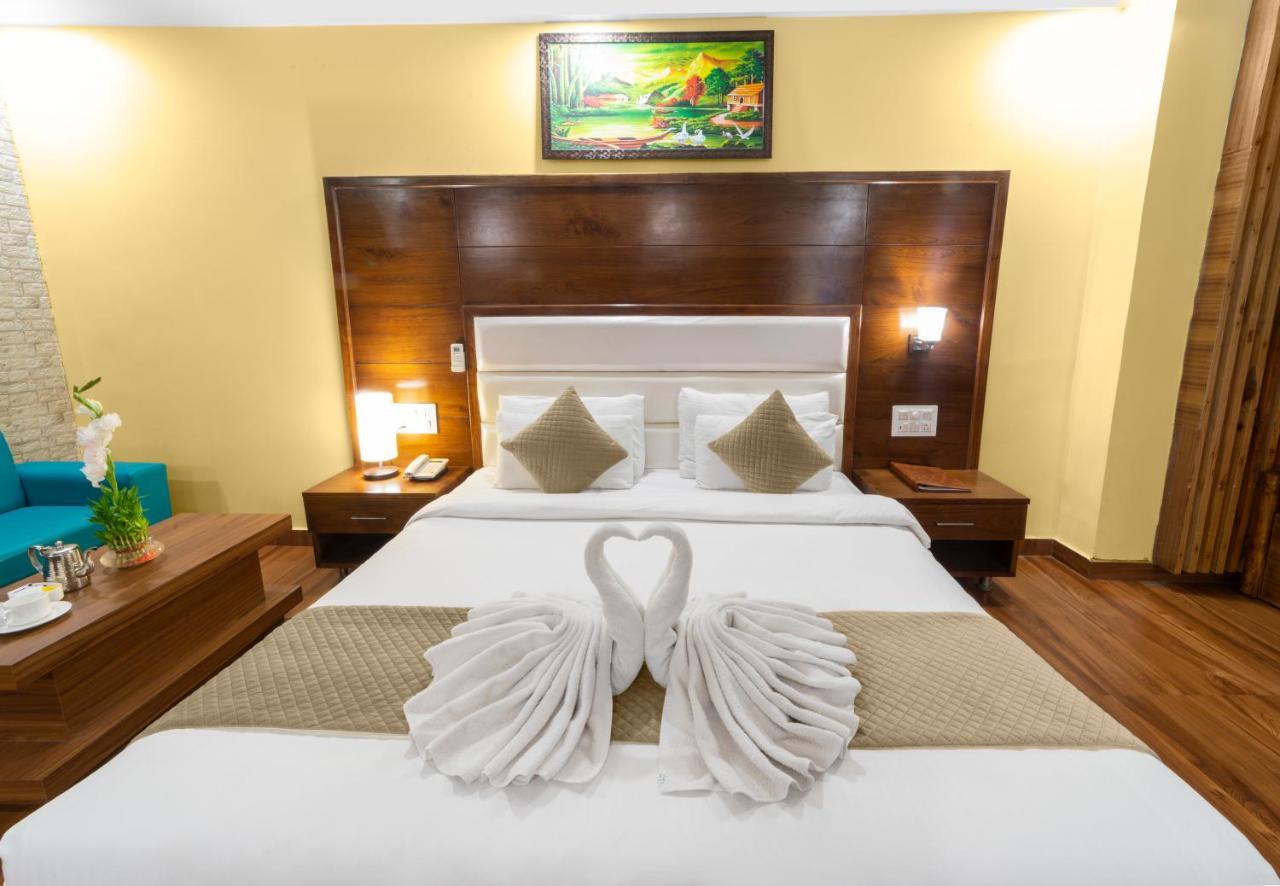 רישיקש Hotel Divine Lakshmi Ganga מראה חיצוני תמונה