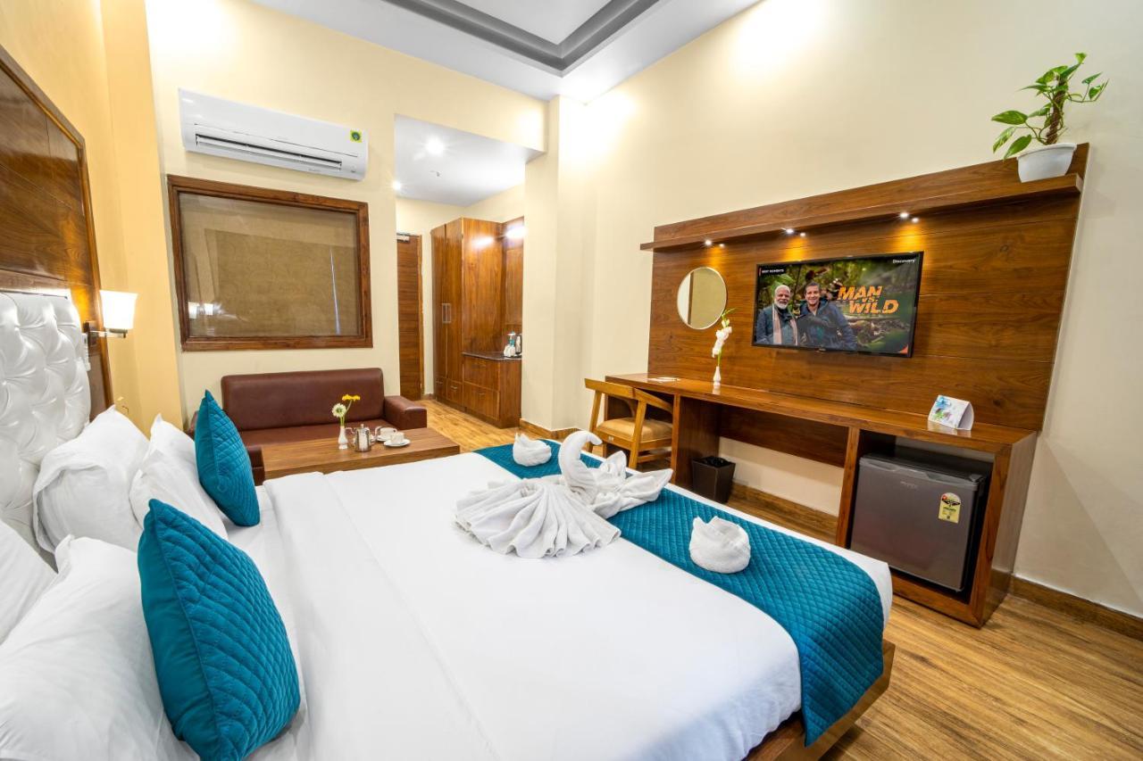 רישיקש Hotel Divine Lakshmi Ganga מראה חיצוני תמונה