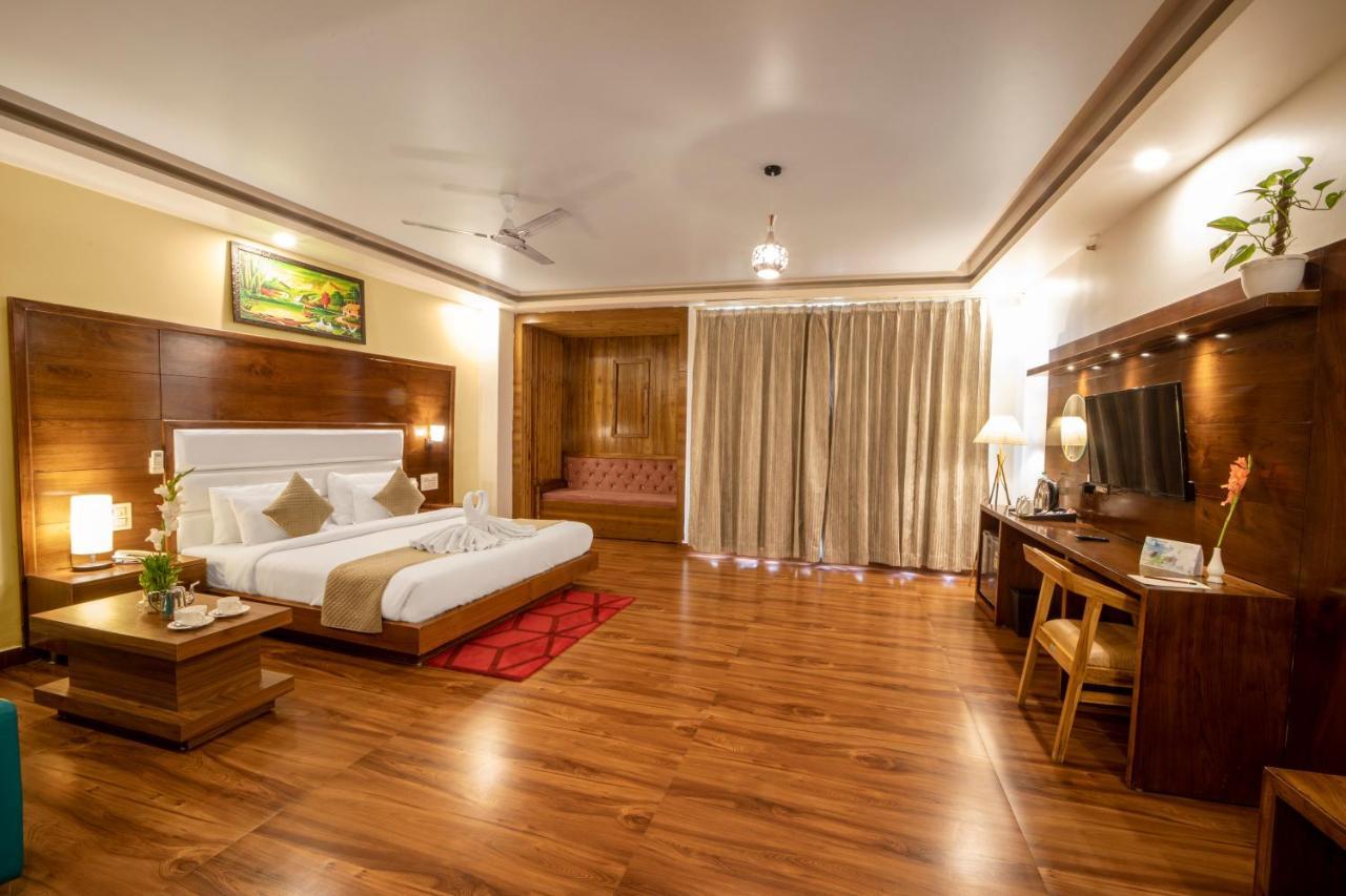 רישיקש Hotel Divine Lakshmi Ganga מראה חיצוני תמונה