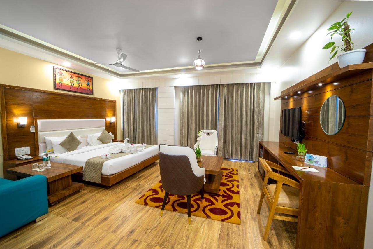 רישיקש Hotel Divine Lakshmi Ganga מראה חיצוני תמונה