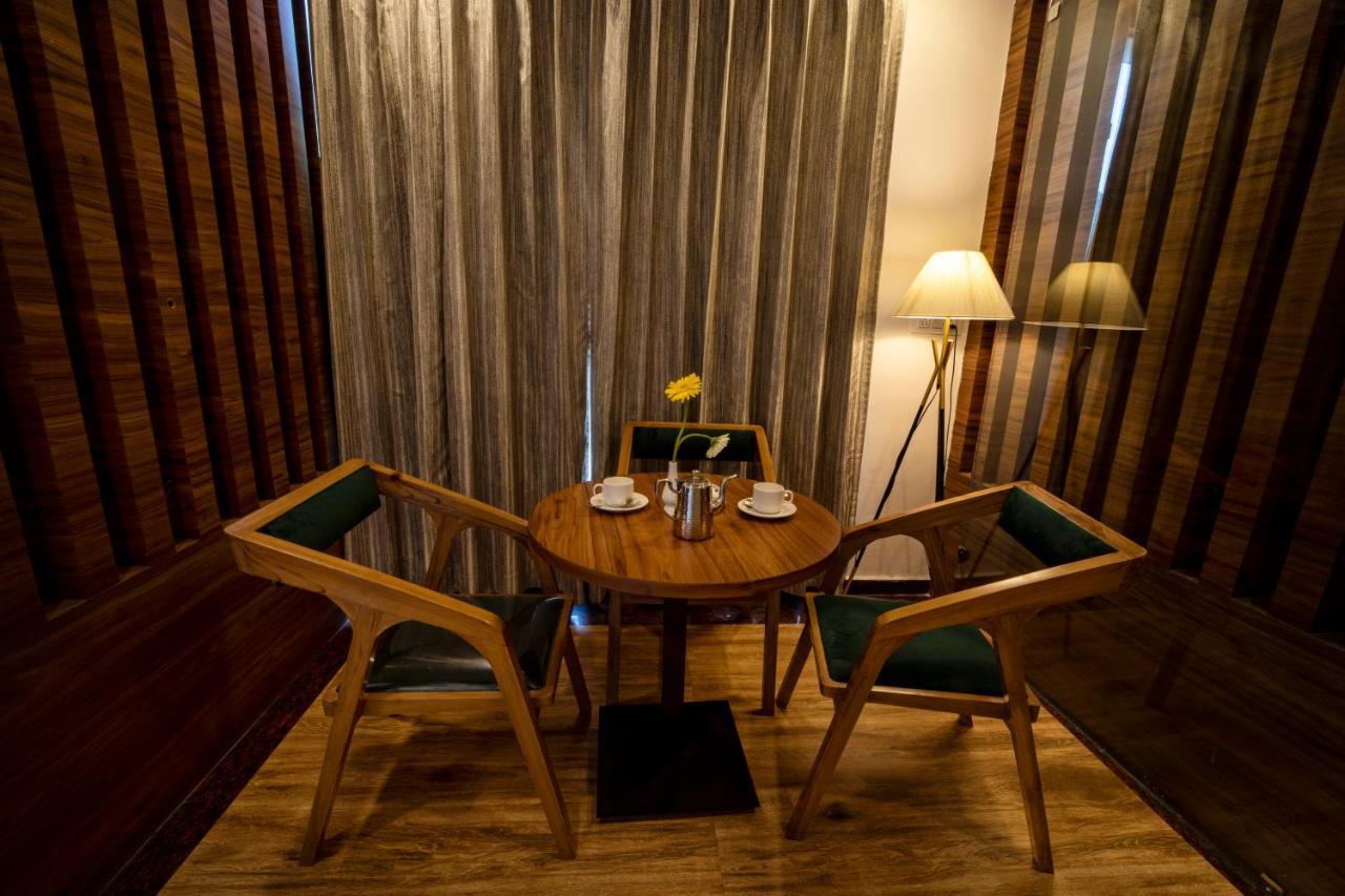רישיקש Hotel Divine Lakshmi Ganga מראה חיצוני תמונה