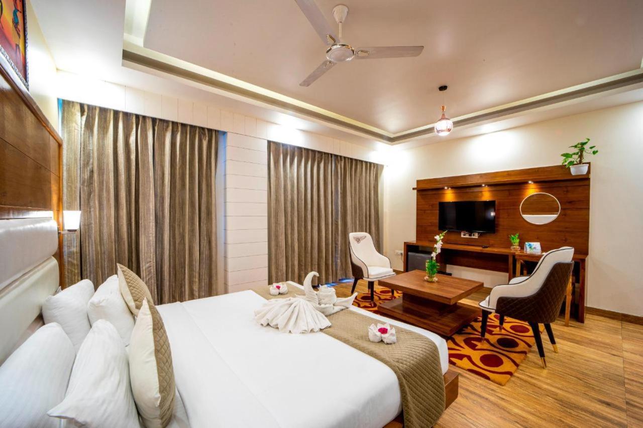 רישיקש Hotel Divine Lakshmi Ganga מראה חיצוני תמונה