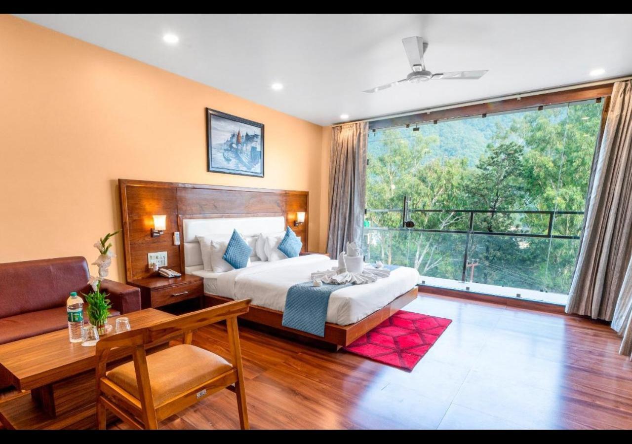 רישיקש Hotel Divine Lakshmi Ganga מראה חיצוני תמונה