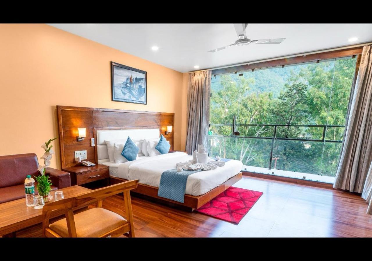 רישיקש Hotel Divine Lakshmi Ganga מראה חיצוני תמונה